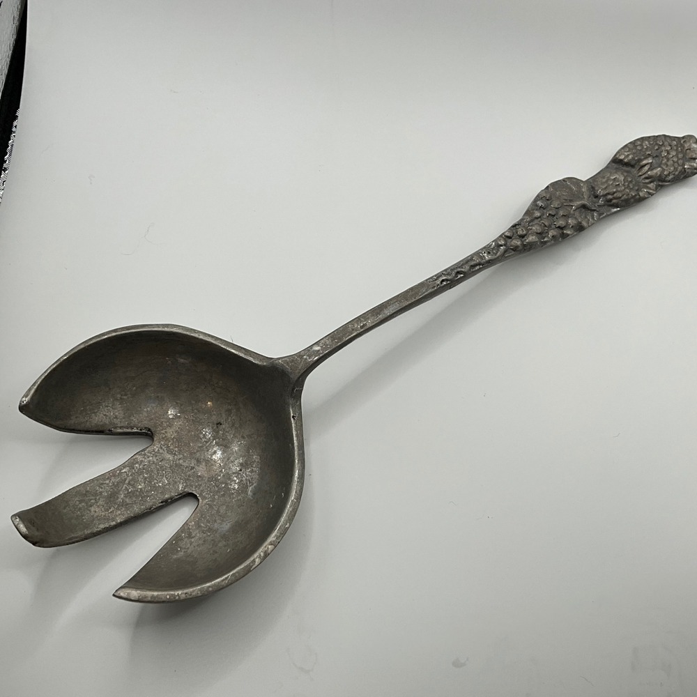 Vintage Metal Salad Server Sculpted Handle‎ Animal Grapes Mexican Crafted